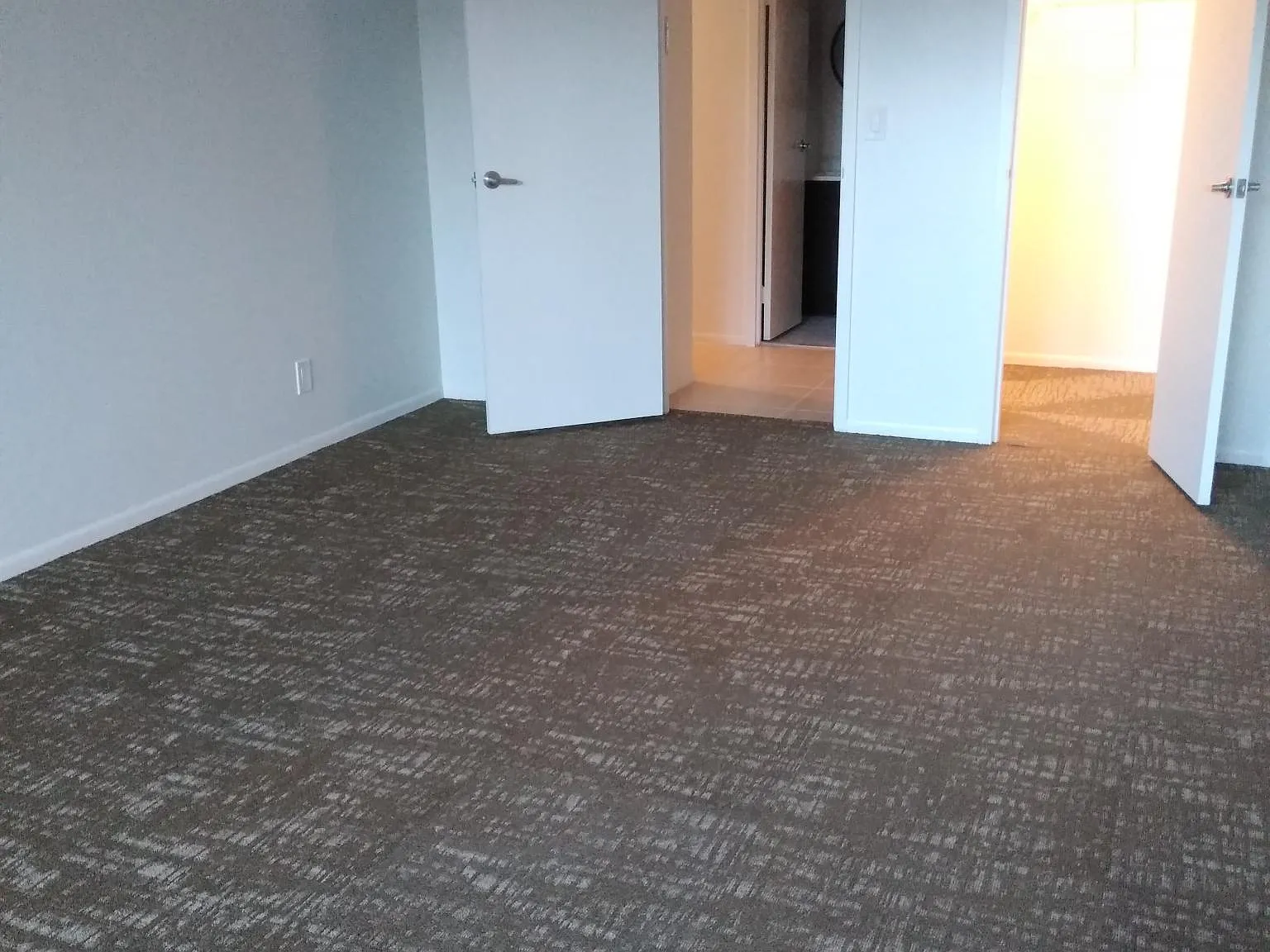 1 bed, 800 sqft, $1,900 — Photo 2