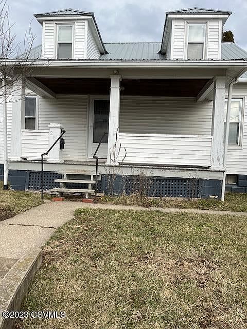 1st image of 208 N 7th St