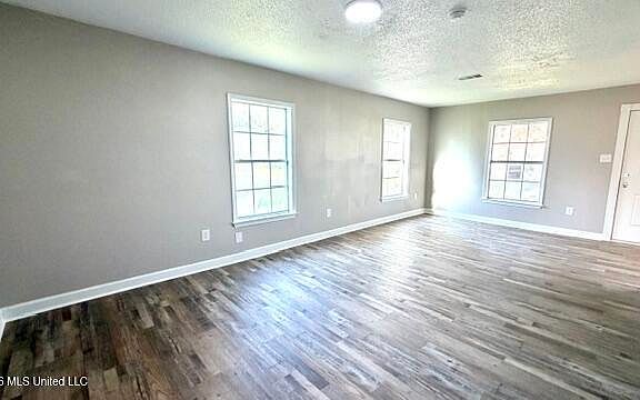4th image of 1806 Williams St