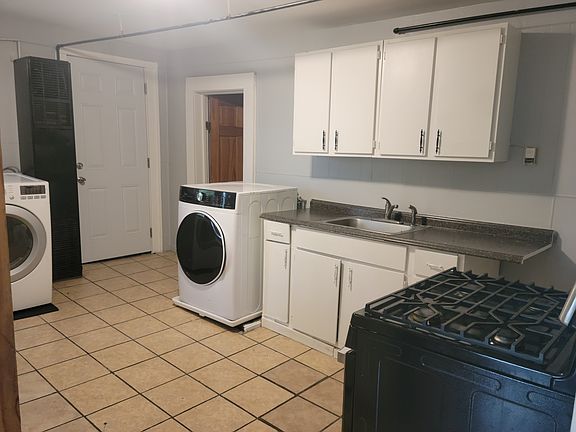 3rd image of 104 Johnston Ave #3