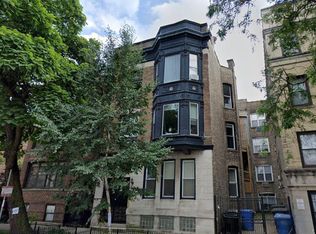 749 W Cornelia Ave #1, Chicago, IL 60657