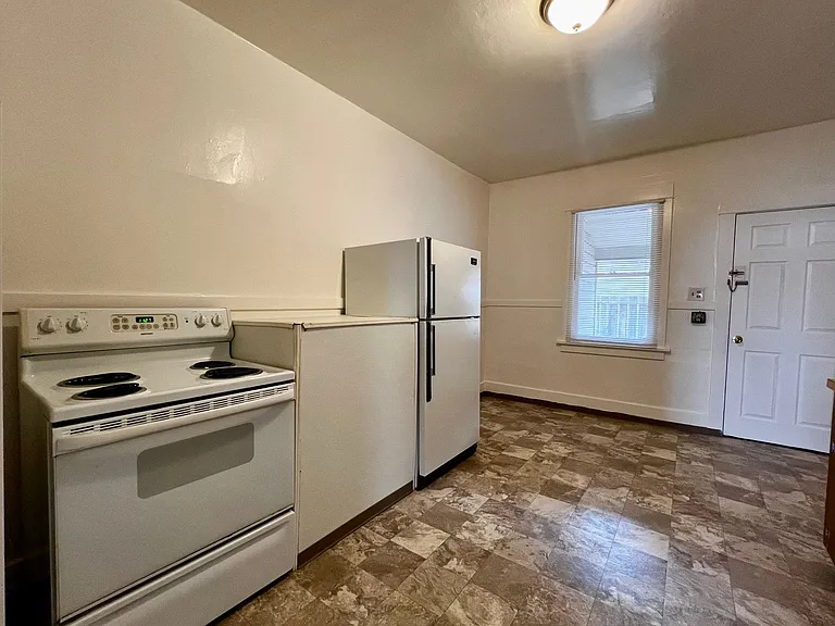 301 S 4th Ave — Photo 9