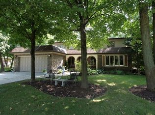 235 Montclare Ln, Wood Dale, IL 60191