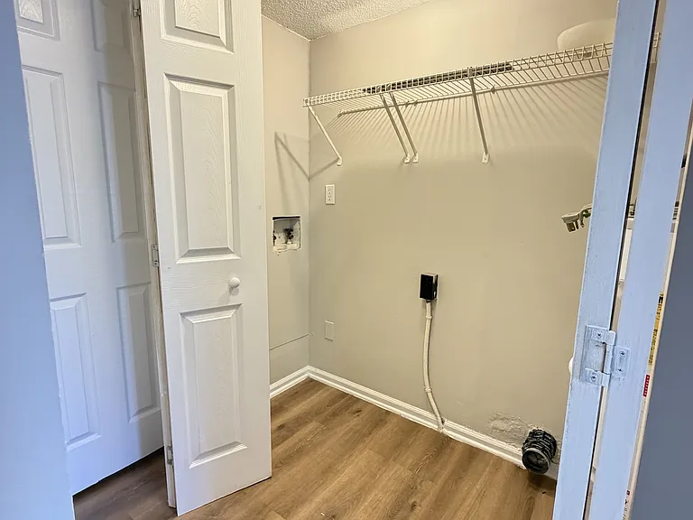 919 N Walnut St — Photo 11