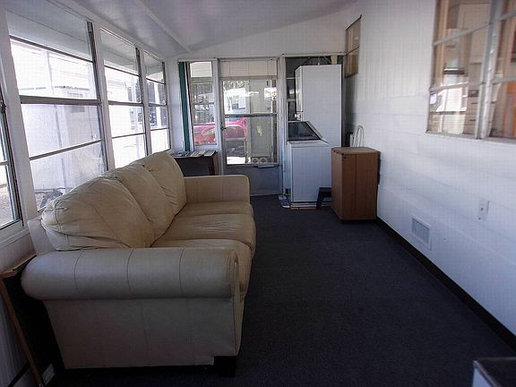 3rd image of 74 Circle Dr