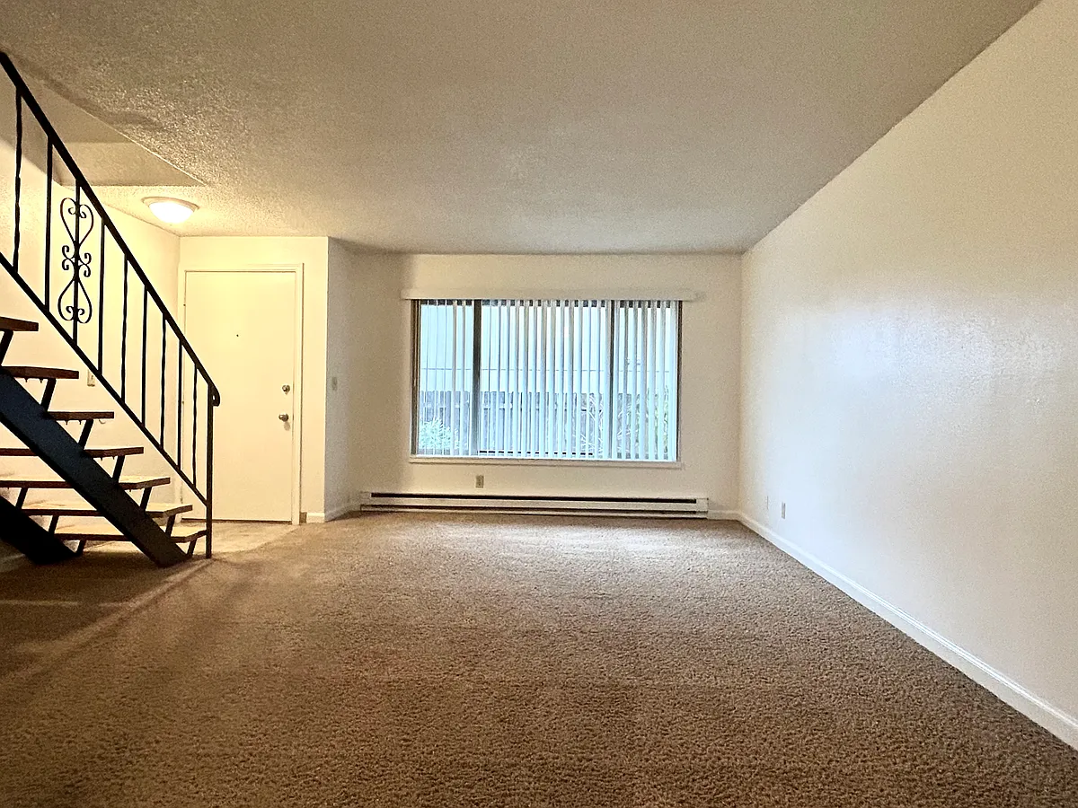 Building Photo - 157 SE 3rd Ave #157