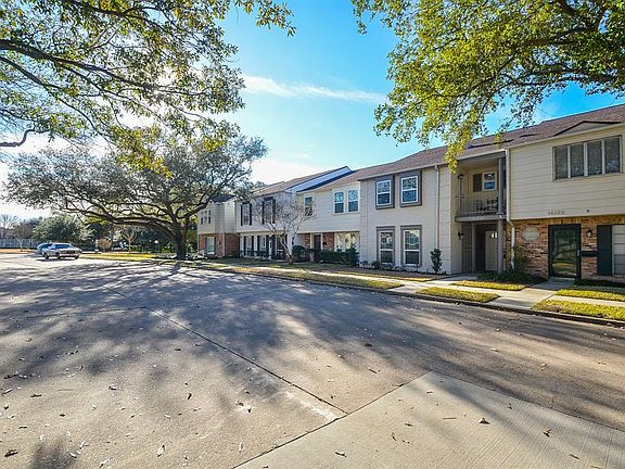 3rd image of 14320 Misty Meadow Ln