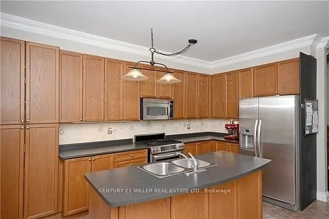 2357 Sutton Dr — Photo 2