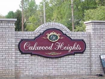 2nd image of 122 Oakwood Cir