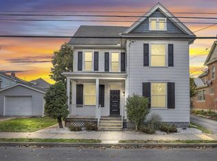 221 N 6th St, Chambersburg, PA 17201