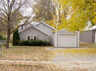7016 Monroe Ct, Urbandale, IA 50322