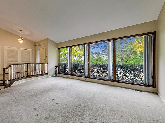 5th image of 1139 Longmeadow Ln