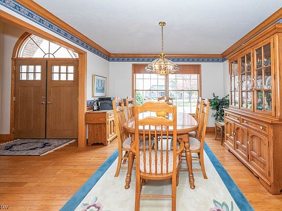 3rd image of 7662 Winterberry Dr