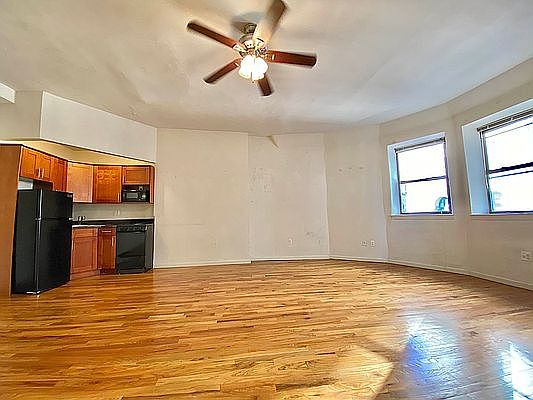 5th image of 256 W 73rd St #8A1