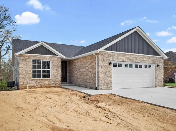 4 Gemstone Dr, Millstadt, IL 62260