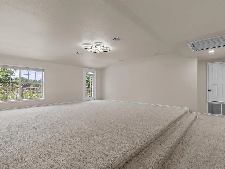 201 Covala Dr — Photo 24
