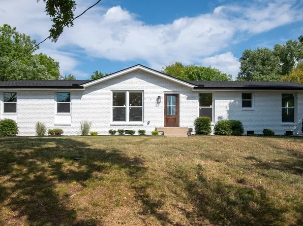 146 Lakeside Park Dr, Hendersonville, TN 37075