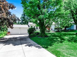 7537 Valley Circle Ln, Hamburg, NY 14075