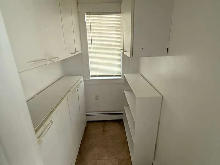 50 Raymond St — Photo 16