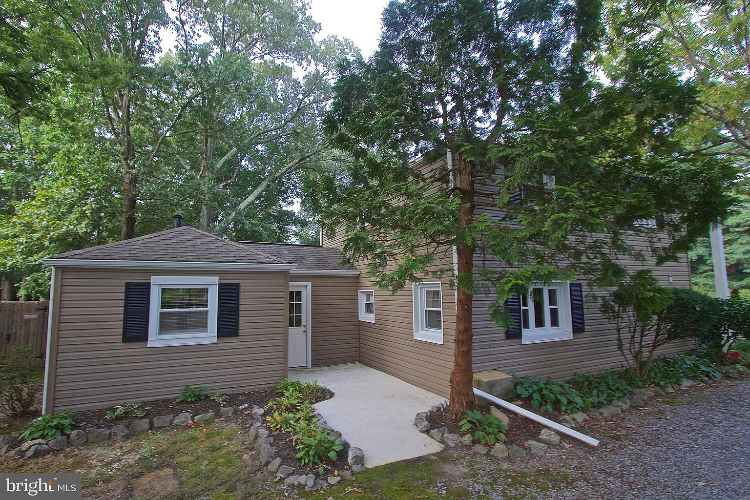 11928 Montgomery Ln photo 1