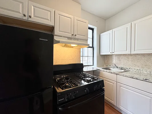 Rented by Pear NYC LLC | media 3