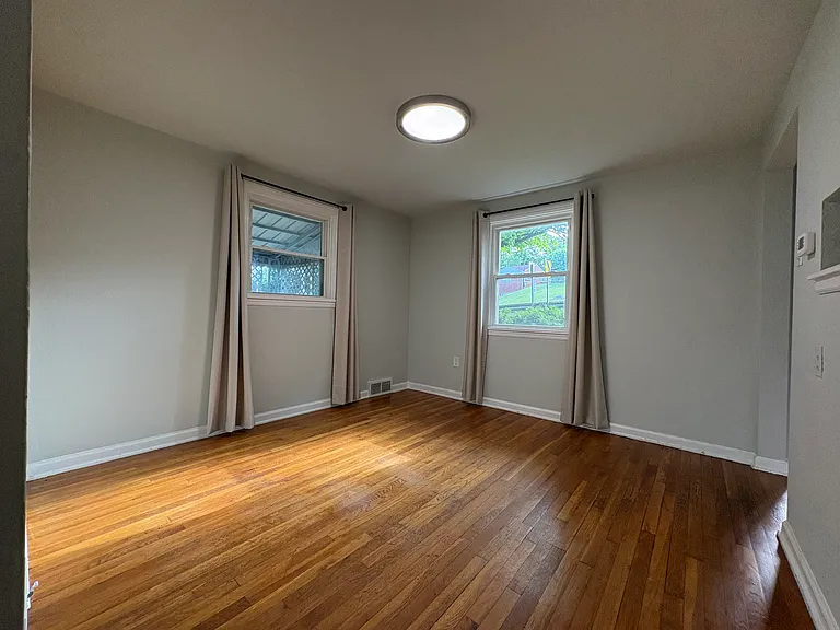 5357 Brownsville Rd — Photo 5
