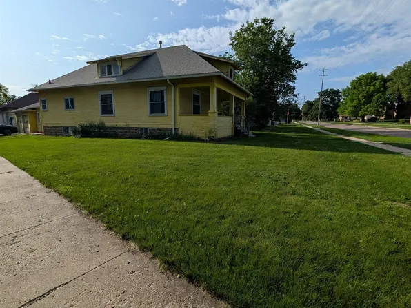 722 Washington Ave, Sheldon, IA 51201