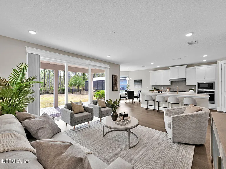 58 Spinner Dr — Photo 2