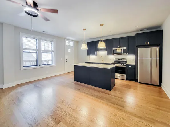2032.5 W Montrose Ave #2B, Chicago, IL 60634