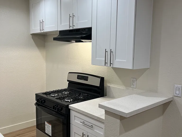1051 Justin Ave — Photo 20