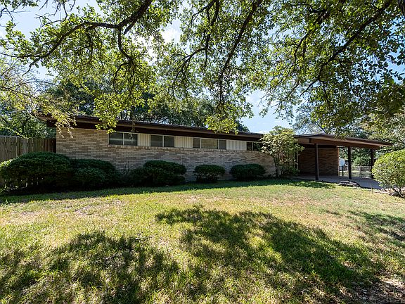 2nd image of 1302 Leacrest Dr