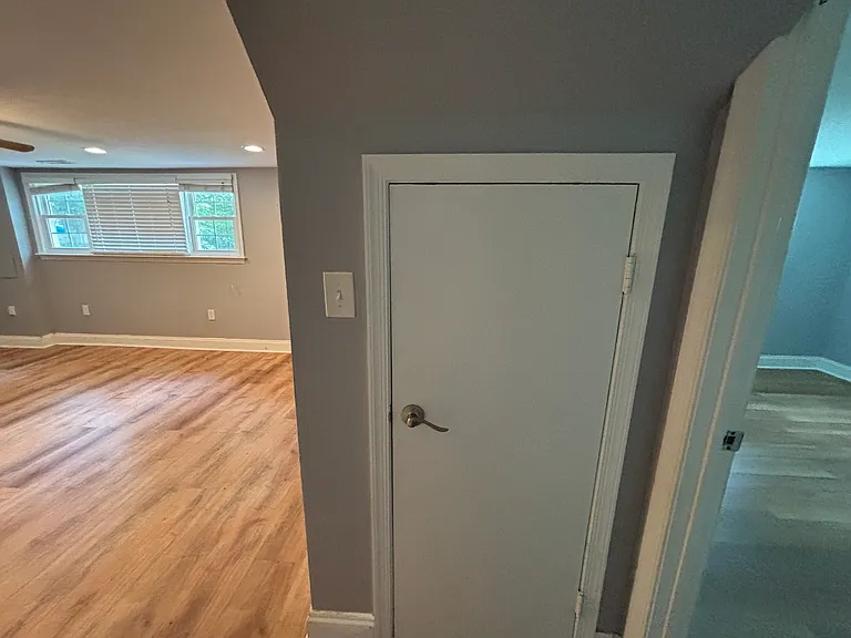 13710 Botts Ave #BASEMENT — Photo 8