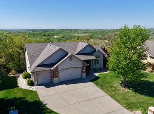213 Fourwinds Ct, Manhattan, KS 66503