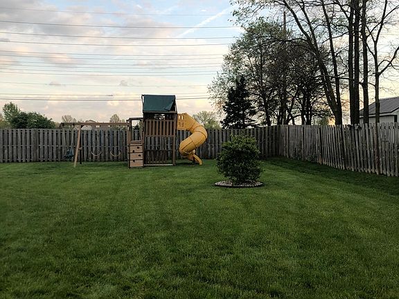 4th image of 2950 Angelina Dr