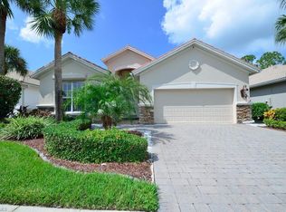 16208 Parque Ln, Naples, FL 34110