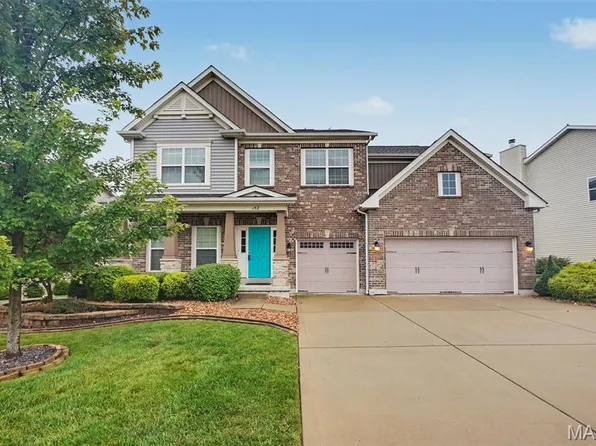 152 Carlton Point Dr, Wentzville, MO 63385