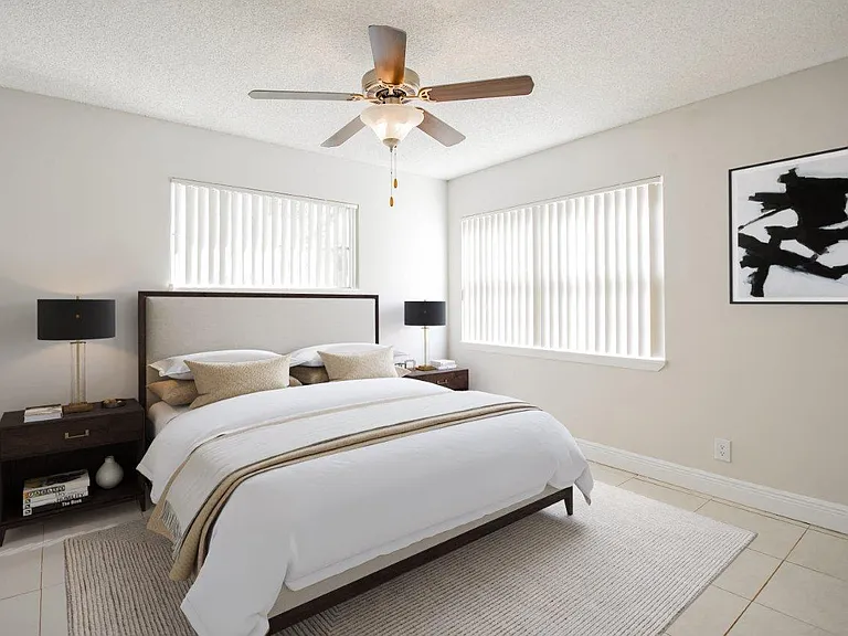 Legacy Lakeview — Photo 4