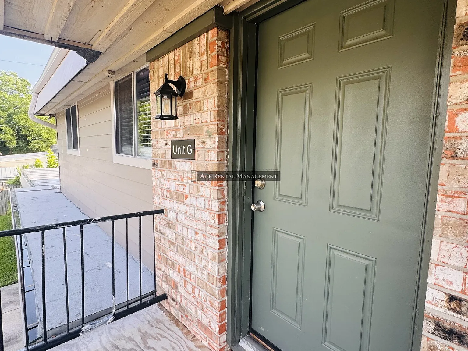 Coming Soon 1 Bedroom | 1 Bathroom Upstairs Apartment Home located at 5500 Whitaker #G, Groves, TX. — Photo 1