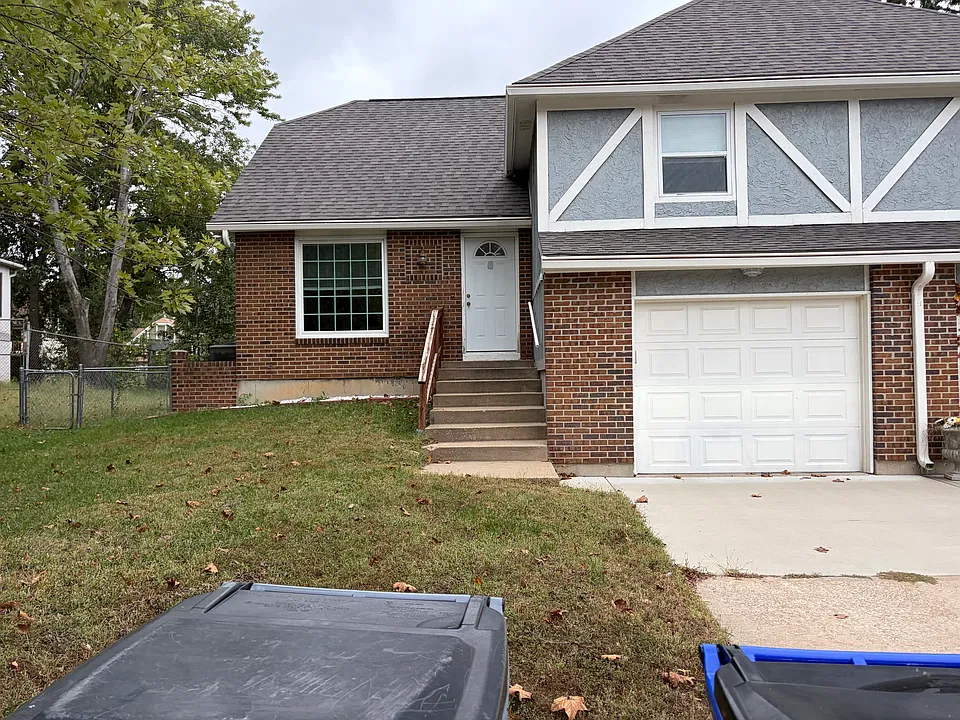 1454 E Willow Dr