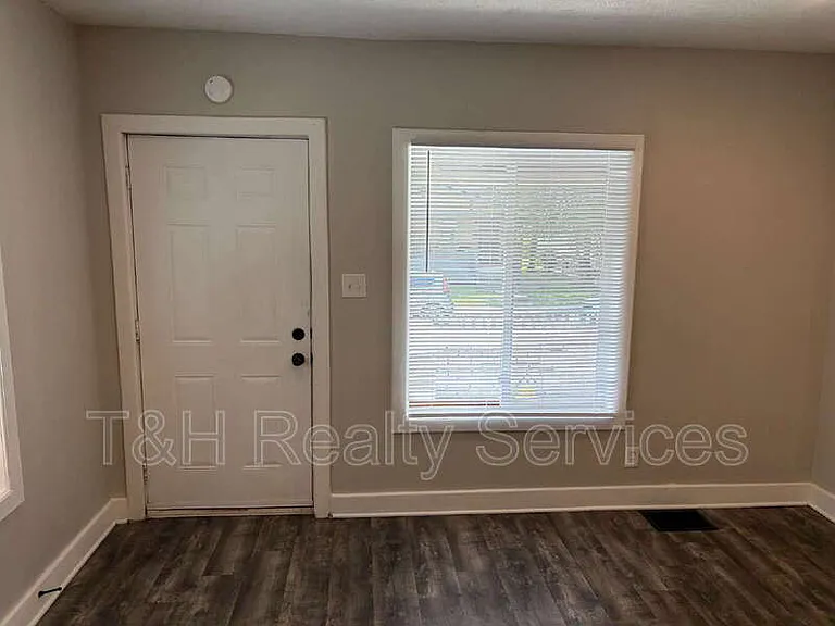 2921 N Delaware St — Photo 16