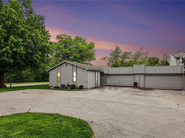 14025 Ballantrae Dr, Grandview, MO 64030