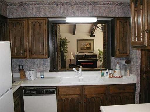 3rd image of 5202 METCALF DR