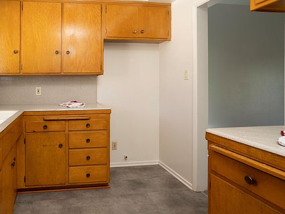 5th image of 613 E San Jose Ave #H
