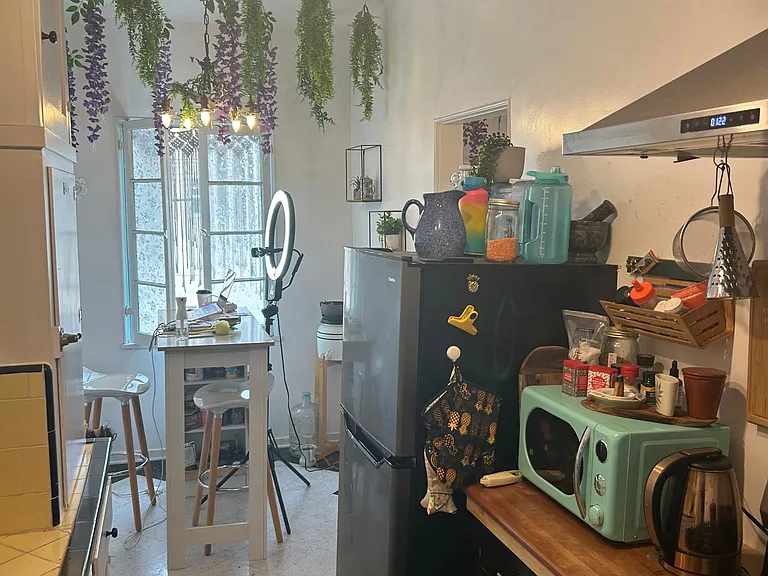 464 N Stanley Ave #8 — Photo 12