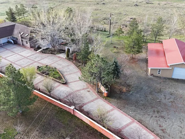 17 Horse Spring Coulee Road, Tonasket, WA 98855