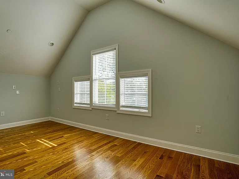 101 Tilghman St — Photo 30