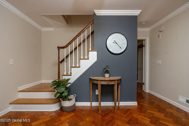 5th image of 1366 Rosehill Boulevard