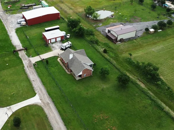 6005 Hawkeye Rd, Krum, TX 76249
