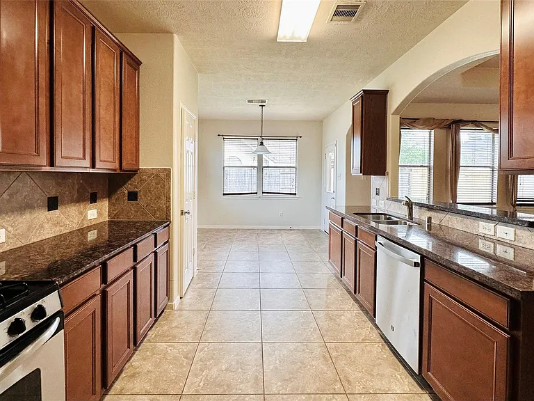 26114 Silver Timbers Ln — Photo 16