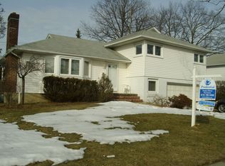 235 Wyngate Dr, Massapequa, NY 11758